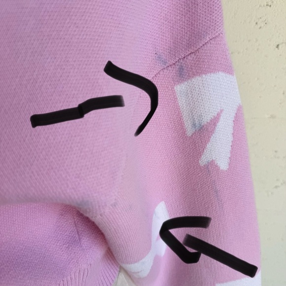 Cropped Crewneck Sweater in Light Pink with White Bow Motif - Picture 10 of 10